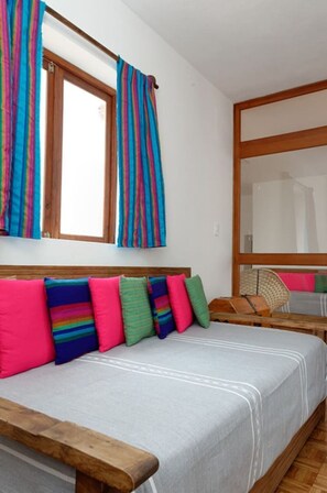 5 habitaciones, tabla de planchar con plancha y wifi 