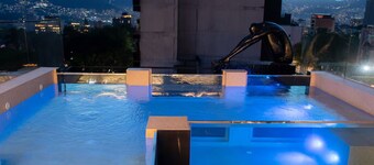 Luxurious villa with 23 bedrooms 3 Pools in Provenza Parque lleras Poblado