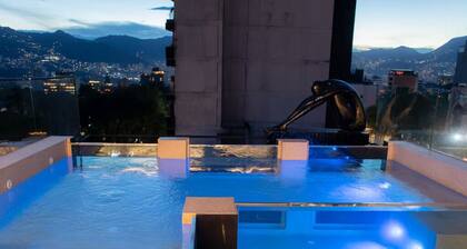 Luxurious villa with 23 bedrooms 3 Pools in Provenza Parque lleras Poblado