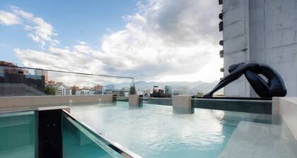 Luxurious villa with 23 bedrooms 3 Pools in Provenza Parque lleras Poblado