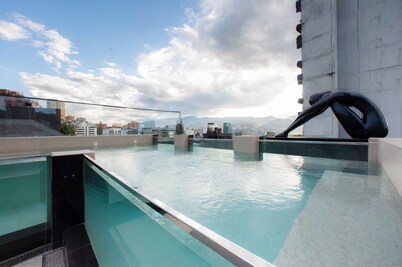 Luxurious villa with 23 bedrooms 3 Pools in Provenza Parque lleras Poblado