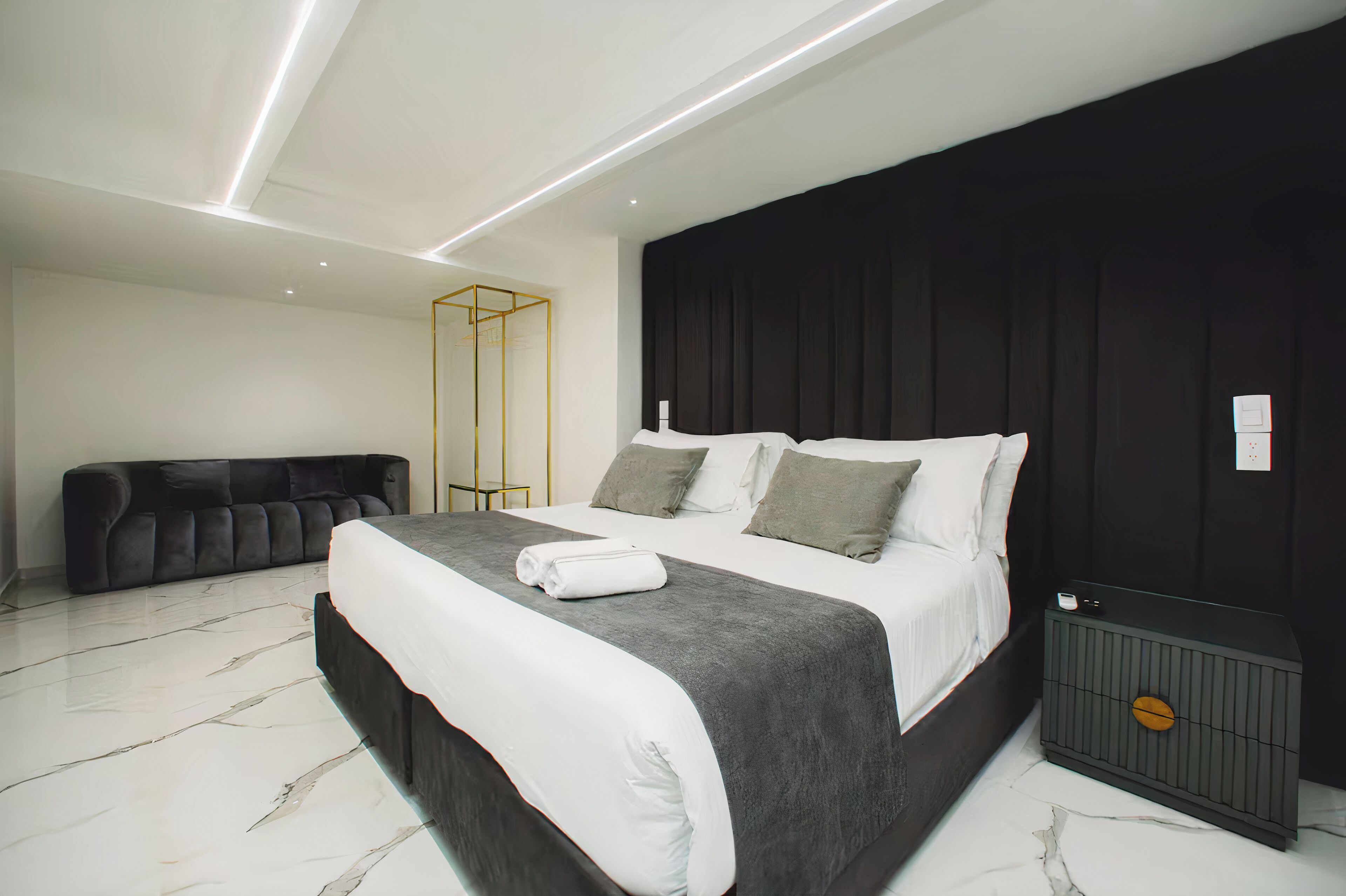 23 bedrooms, iron/ironing board, WiFi, bed sheets