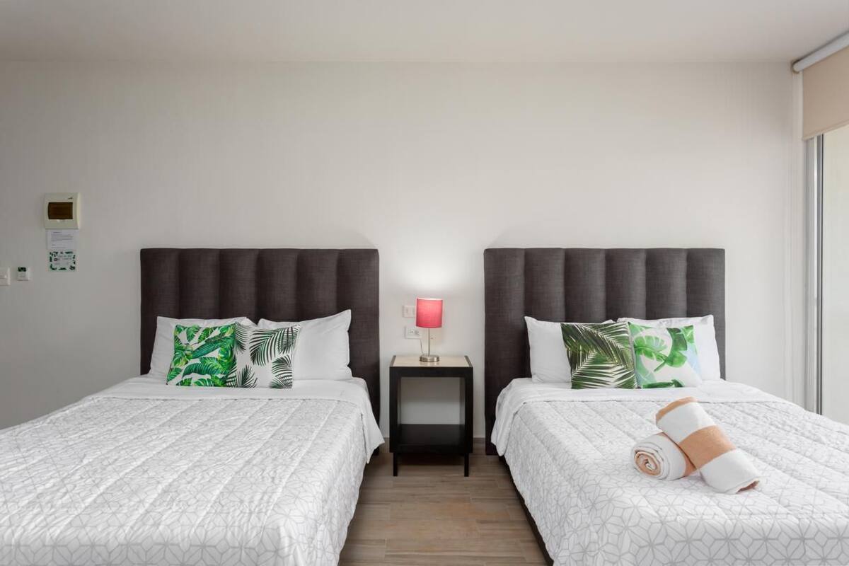 Premium bedding, in-room safe, individually decorated