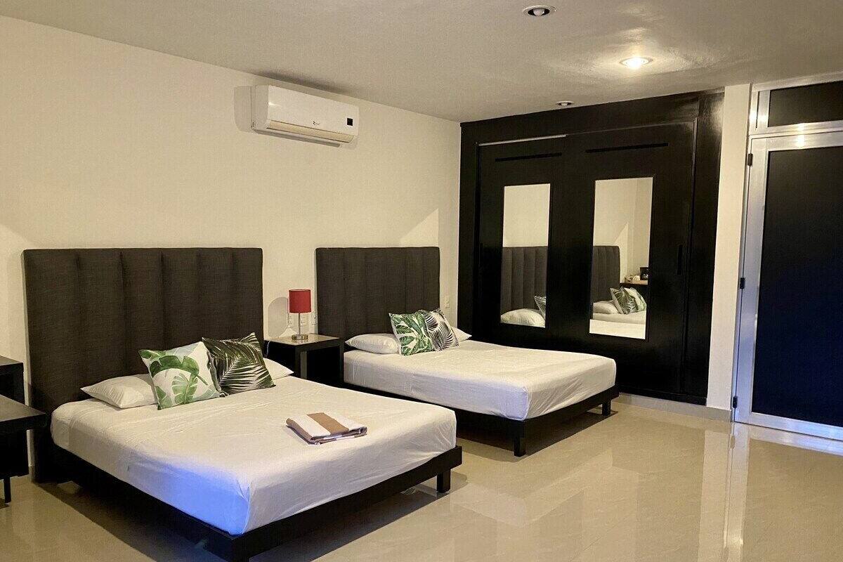 Premium bedding, in-room safe, individually decorated