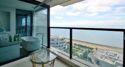 Tuyu Seaview Hotel Apartments