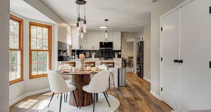 BayLUXhome Deck FirePit Sleeps12 Kid & Pet Friendly