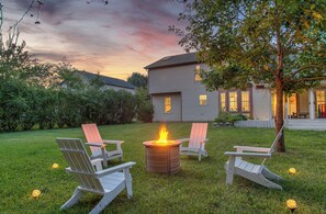 Terrace/patio - BayLUXhome Deck FirePit Sleeps12 Kid & Pet Friendly

 (Indianapolis)