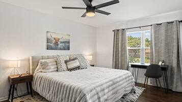 3 bedrooms, iron/ironing board, WiFi, bed sheets