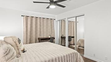 3 bedrooms, iron/ironing board, WiFi, bed sheets