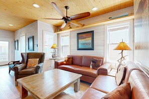 TV - OV10 Golf Cart Included, Shared Pool, Pet Friendly, Parking for 3 (Port Aransas)