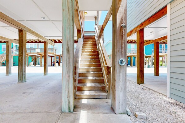 Property grounds - OV10 Golf Cart Included, Shared Pool, Pet Friendly, Parking for 3 (Port Aransas)