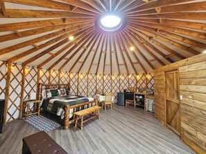 1 bedroom, travel cot, WiFi, bed sheets