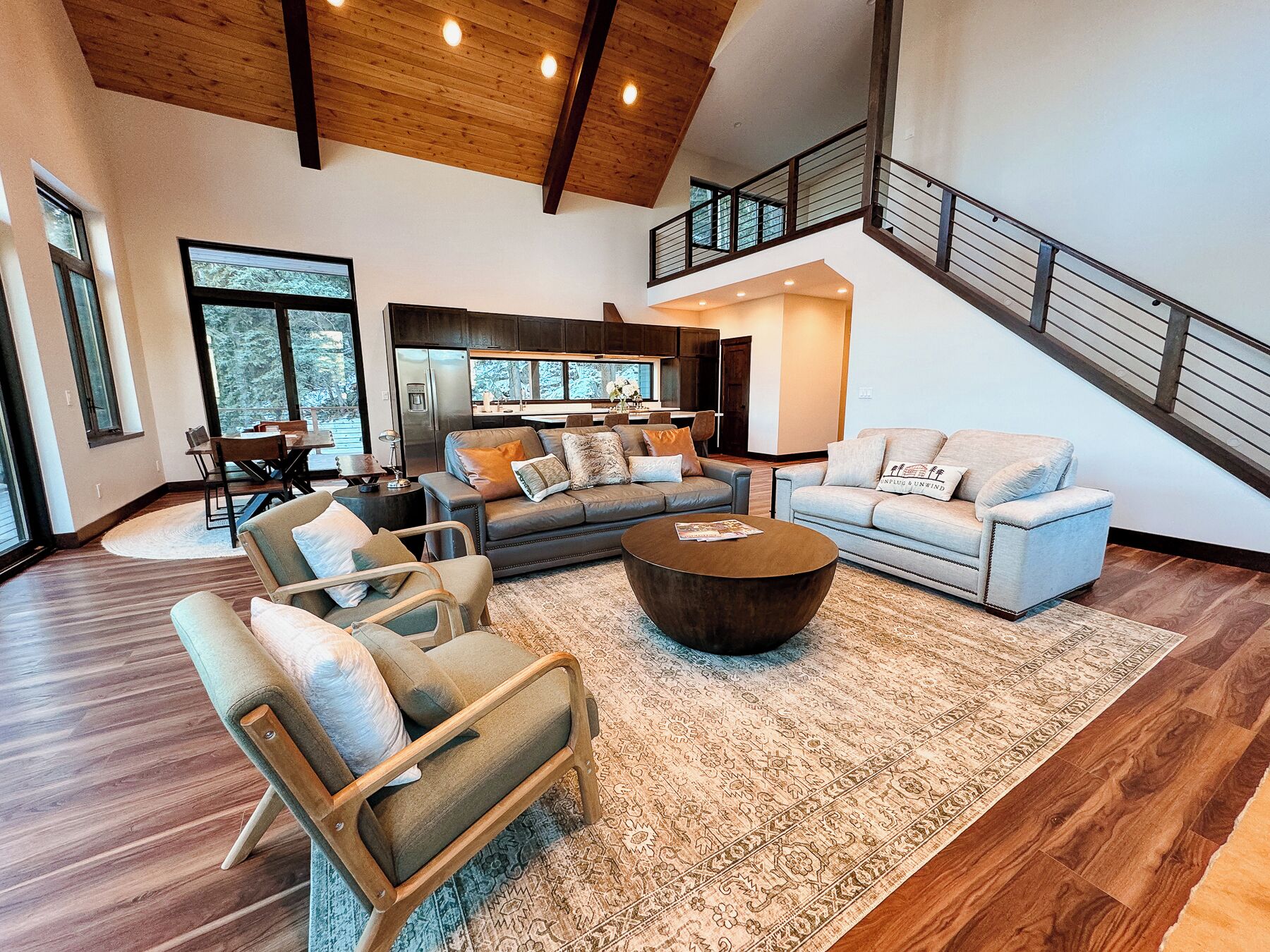 Een smart-tv en een open haard