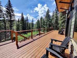 Terrace/patio - 4 Bdrm Multi Family Mountain Retreat 30 min to Slopes! (Placerville)