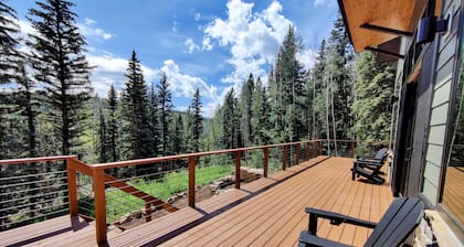 Secluded 35-Acre Mtn Lodge Near Telluride & Ouray