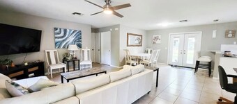 3-bedroom house in charming Ocala with AC, WiFi.
Located in the heart of Ocala