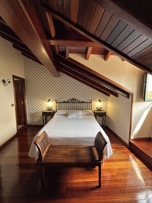 Habitación Deluxe, vistas a la montaña | Wifi gratis y ropa de cama