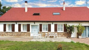 Exterior - Beautiful country house located in Eure-et-Loire in an idyllic setting (La Bazoche Gouet)