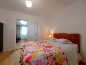 6 bedrooms, iron/ironing board, travel crib, WiFi