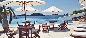 Spacious villa in Ixtapa with beautiful ocean views