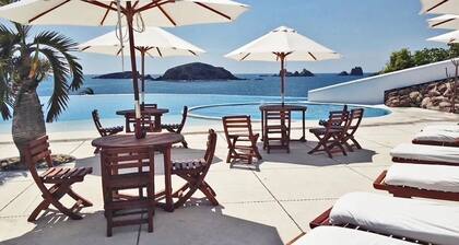 Spacious villa in Ixtapa with beautiful ocean views