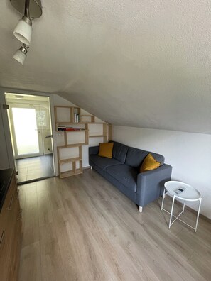 Smart TV - Dark Sky TWO (Großsölk)