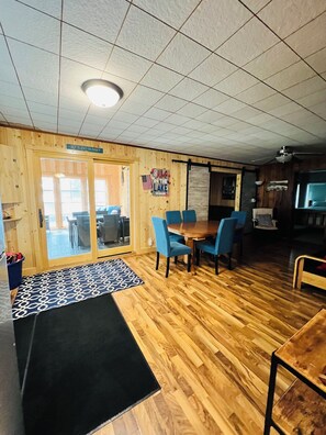 Interior - Bone Lake Cabin Retreat (Luck)