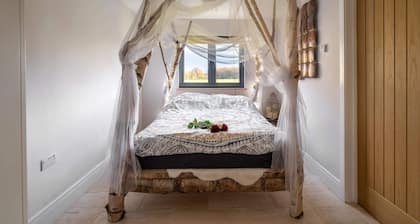 Rural oasis retreat in AONB with private pool and hot tub,