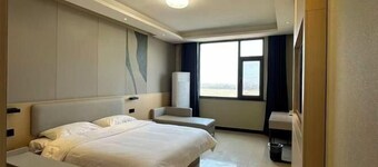 Neixiang Zhengyuan Business Hotel