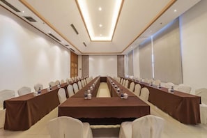 Unclassified image, 4 of 44, button - State lnvestment Exhibition Hotel (Jinghong)