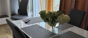 Charming 2-bedroom apartment with AC, WiFi in superb Arad