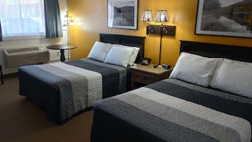 Pimennysverhot, silitysrauta/-lauta, ilmainen Wi-Fi, vuodevaatteet