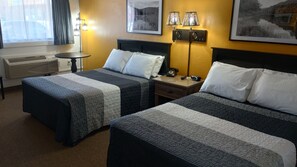 Cortinas blackout, tabla de planchar con plancha y wifi gratis 