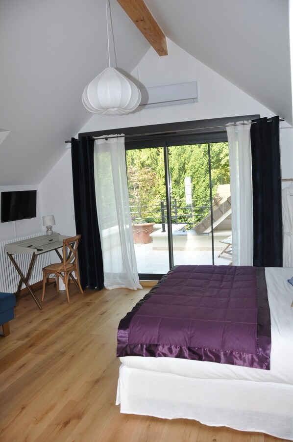 1 多间卧室、办公桌、熨斗/熨衣板、WiFi