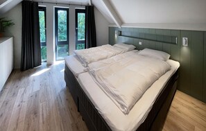 4 室のベッドルーム、旅行用ベビーベッド、WiFi (無料)