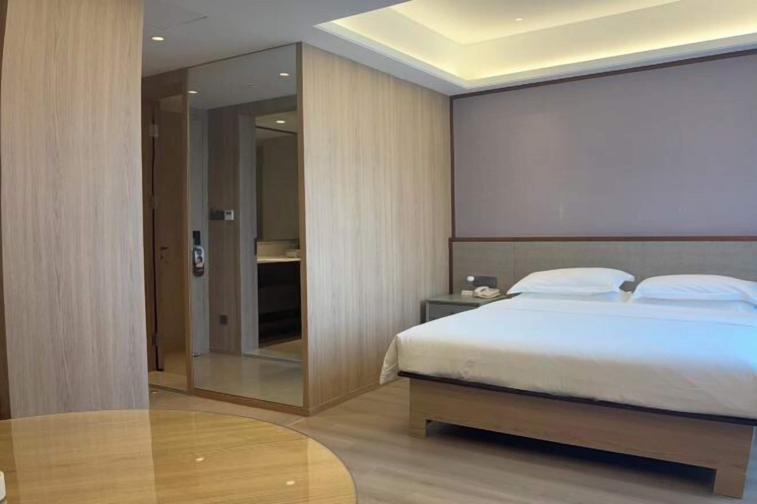 Cribs/infant beds