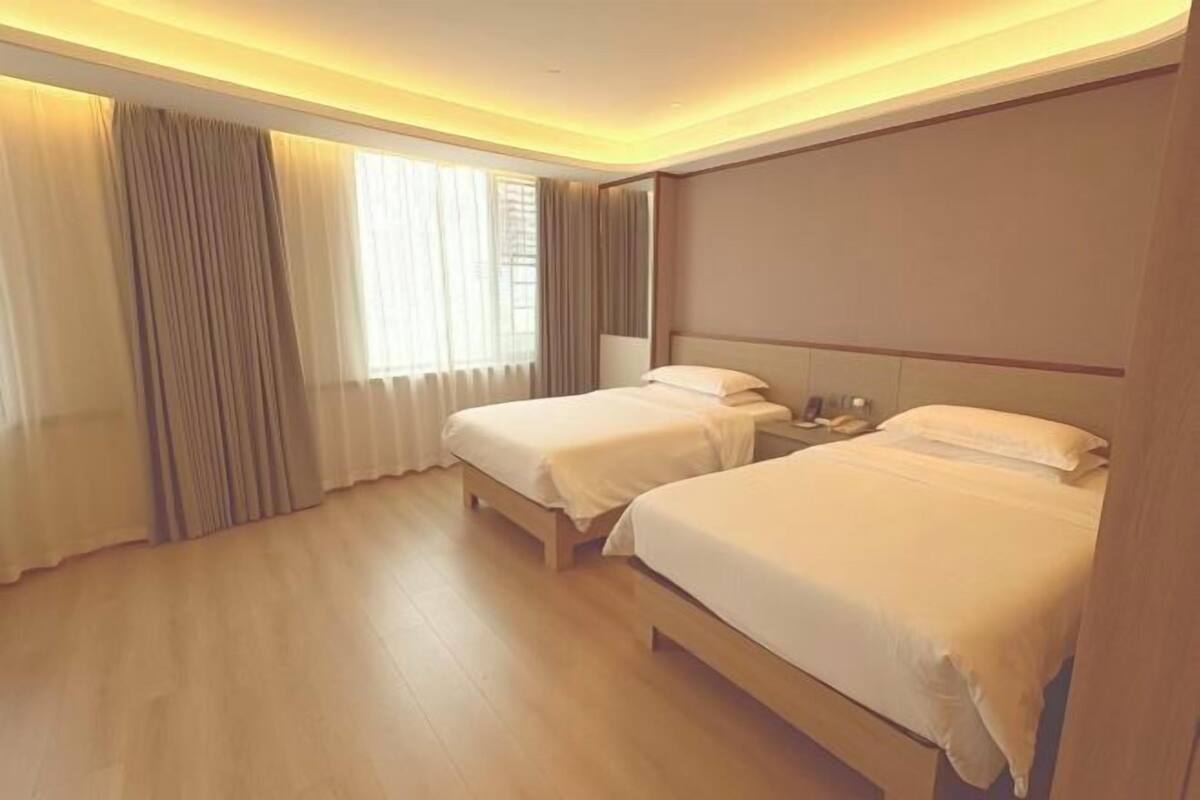 Cots/infant beds
