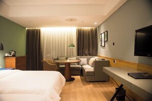 Cribs/infant beds
