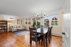 Dining - Entire 4BR 2 Bath Home l Minutes to Downtown Salem (Salem)