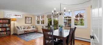 Entire 4BR 2 Bath Home l Minutes to Downtown Salem