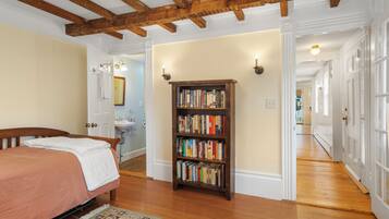 4 habitaciones, escritorio, tabla de planchar con plancha y wifi gratis