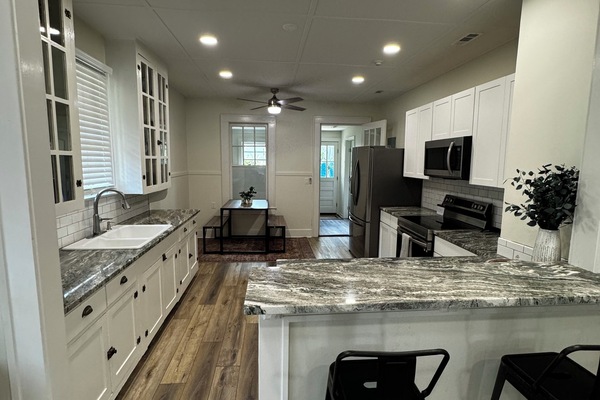 Frigorífic, microones, forn i placa de cuina