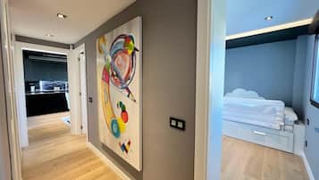 3 habitaciones, tabla de planchar con plancha, wifi y ropa de cama
