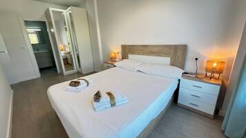 2 slaapkamers, een strijkplank/strijkijzer, wifi, beddengoed