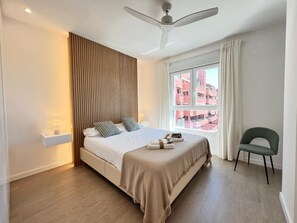 3 dormitoris, planxa i posts de planxar, wifi i roba de llit