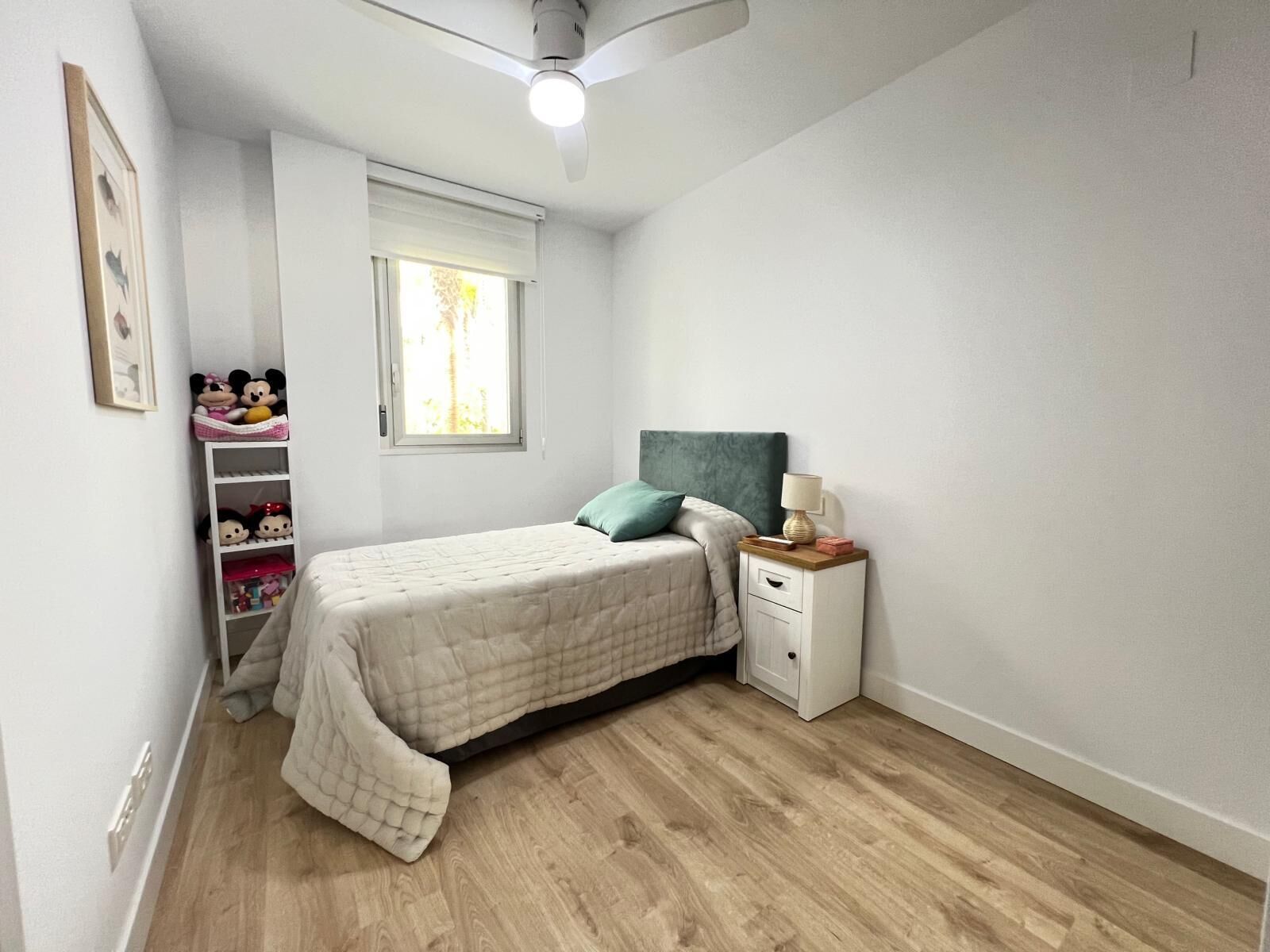 3 habitaciones, tabla de planchar con plancha, wifi y ropa de cama 