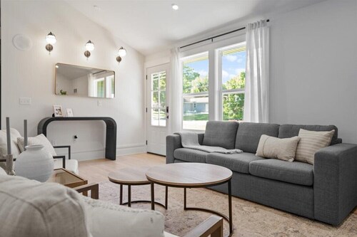 Location! w/King Beds+Hottub+GameRoom+Theater+Gym+Solo Stove Fire Pit