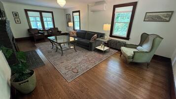 Smart-tv en een open haard