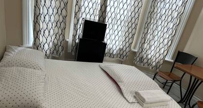 586 Hotel Toronto