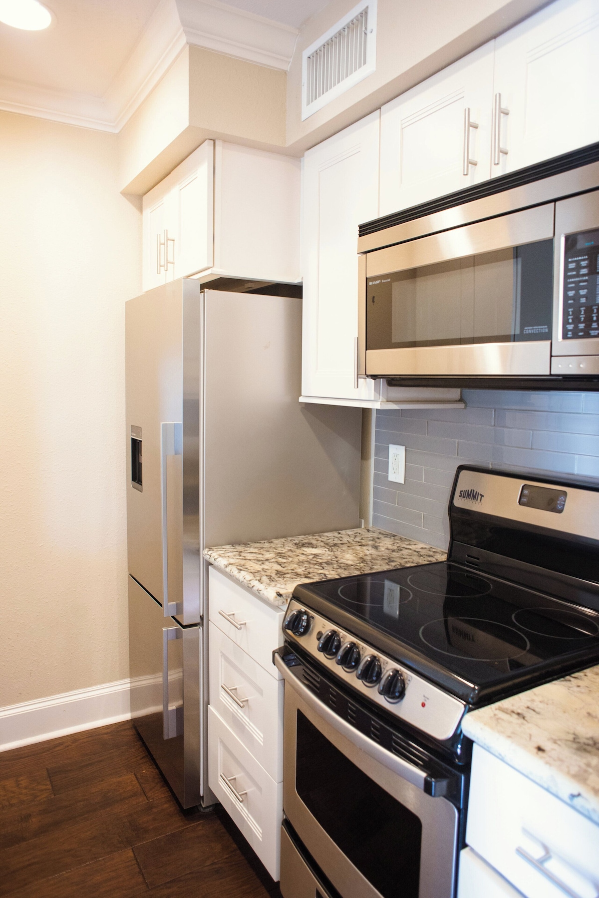 Photo 22 of One-bedroom condominium located just steps from Westheimer Road.